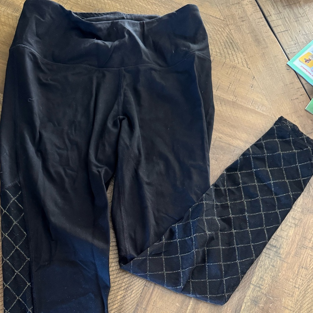 Victorias Secret 🤫 Black and Gold Mesh Diamond Pattern Leggings - Picture 7 of 7